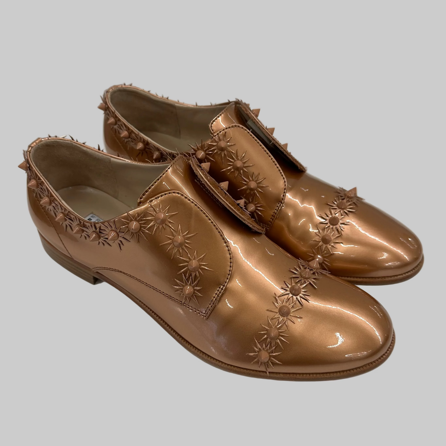 FRATELLI ROSSETTI Scarpa mocassino in pelle verniciata nude bronzo con borchie