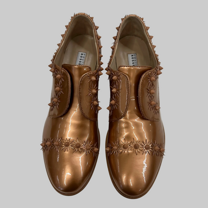 FRATELLI ROSSETTI Scarpa mocassino in pelle verniciata nude bronzo con borchie