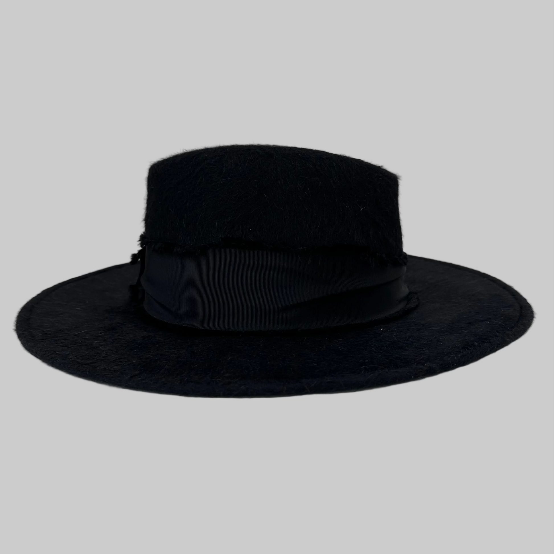 GIORGIO ARMANI Cappello nero in pelo di coniglio con bordo alzata in canneté nero