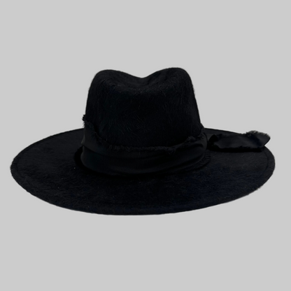 GIORGIO ARMANI Cappello nero in pelo di coniglio con bordo alzata in canneté nero