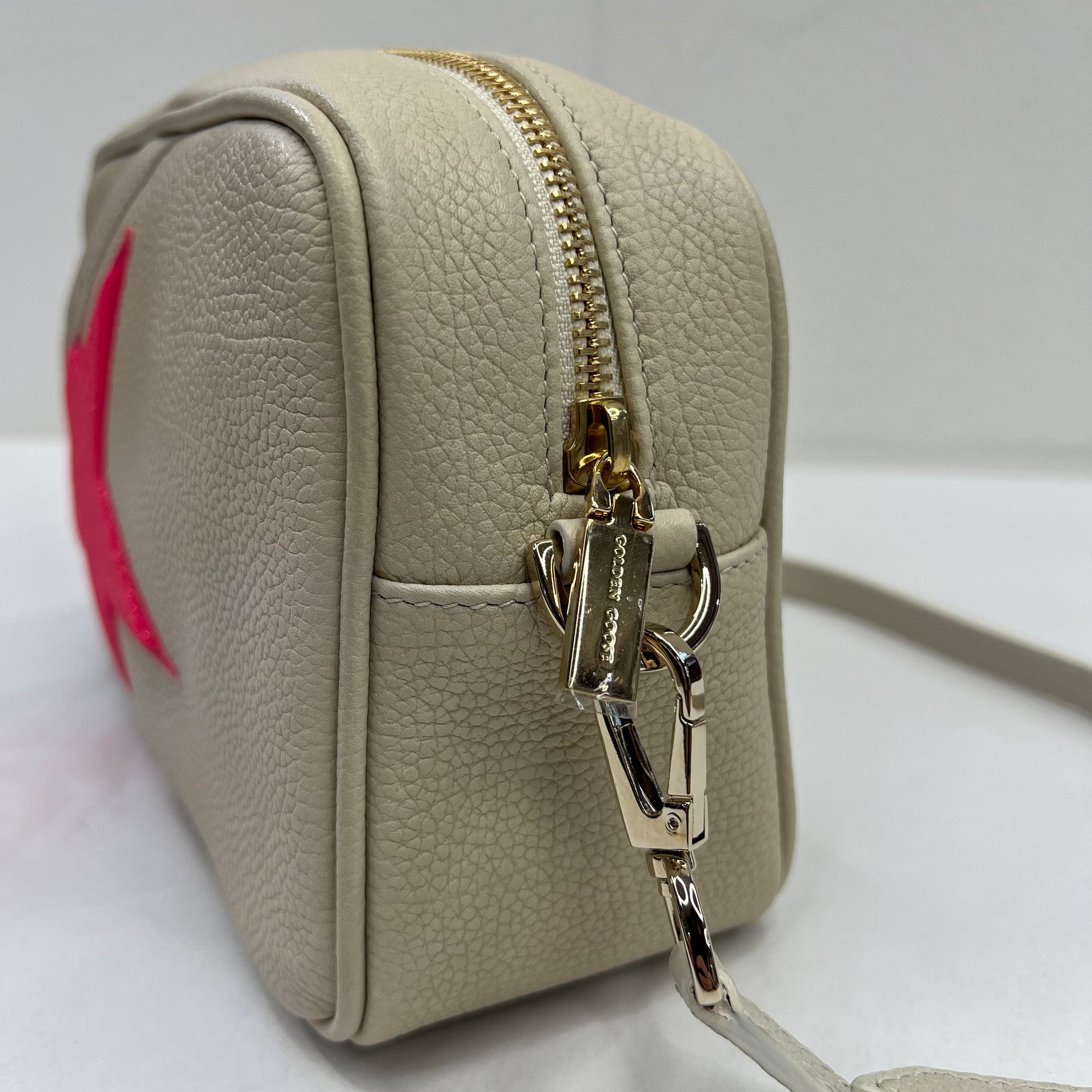 GOLDEN GOOSE Borsa in pelle bianca con stella e charm