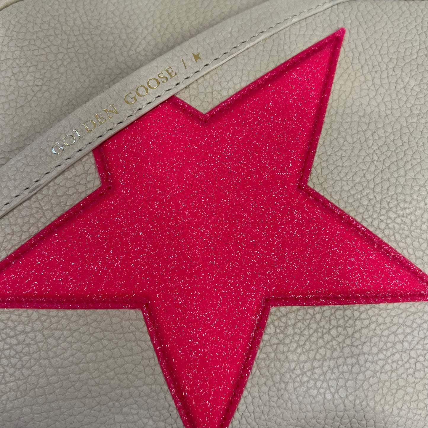 GOLDEN GOOSE Borsa in pelle bianca con stella e charm