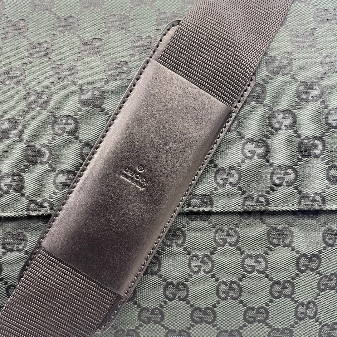 GUCCI Borsa grande in tessuto GG