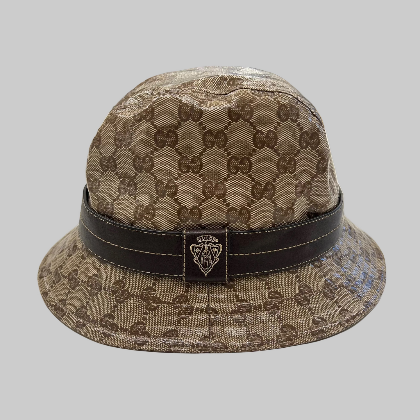 GUCCI Cappello da pescatore in tela cerata GG beige