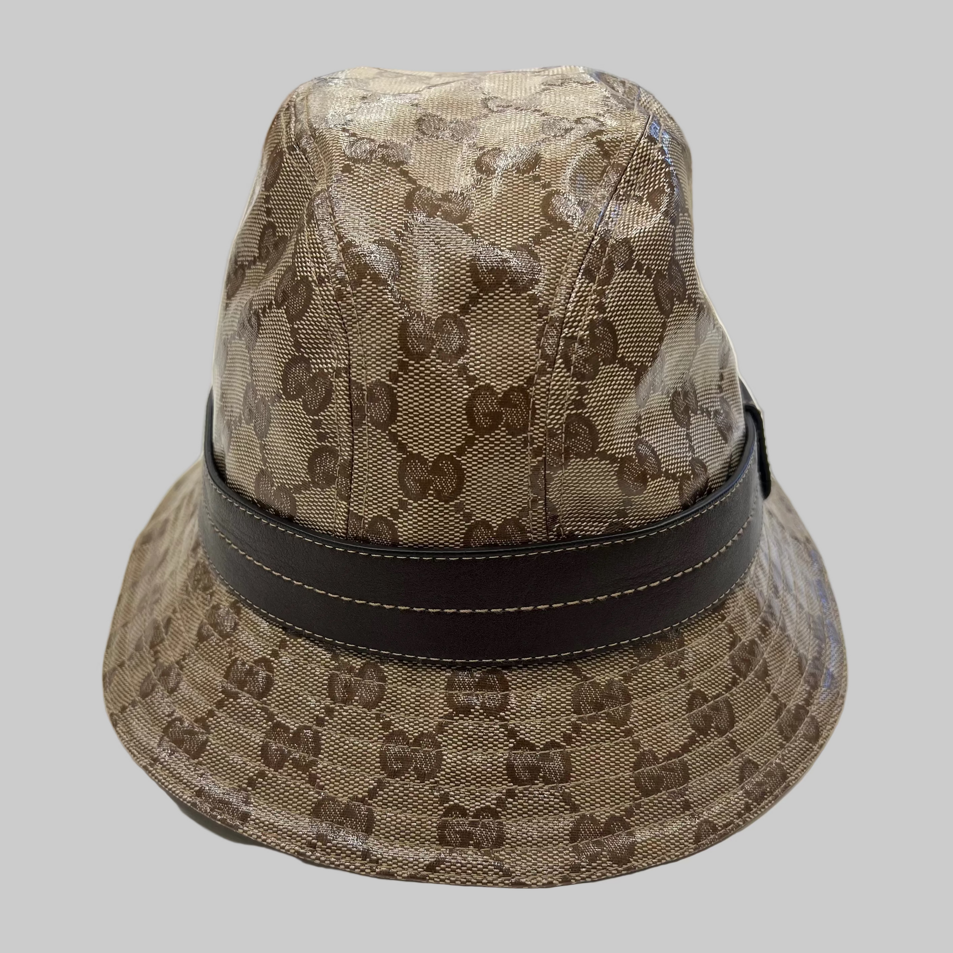 GUCCI Cappello da pescatore in tela cerata GG beige