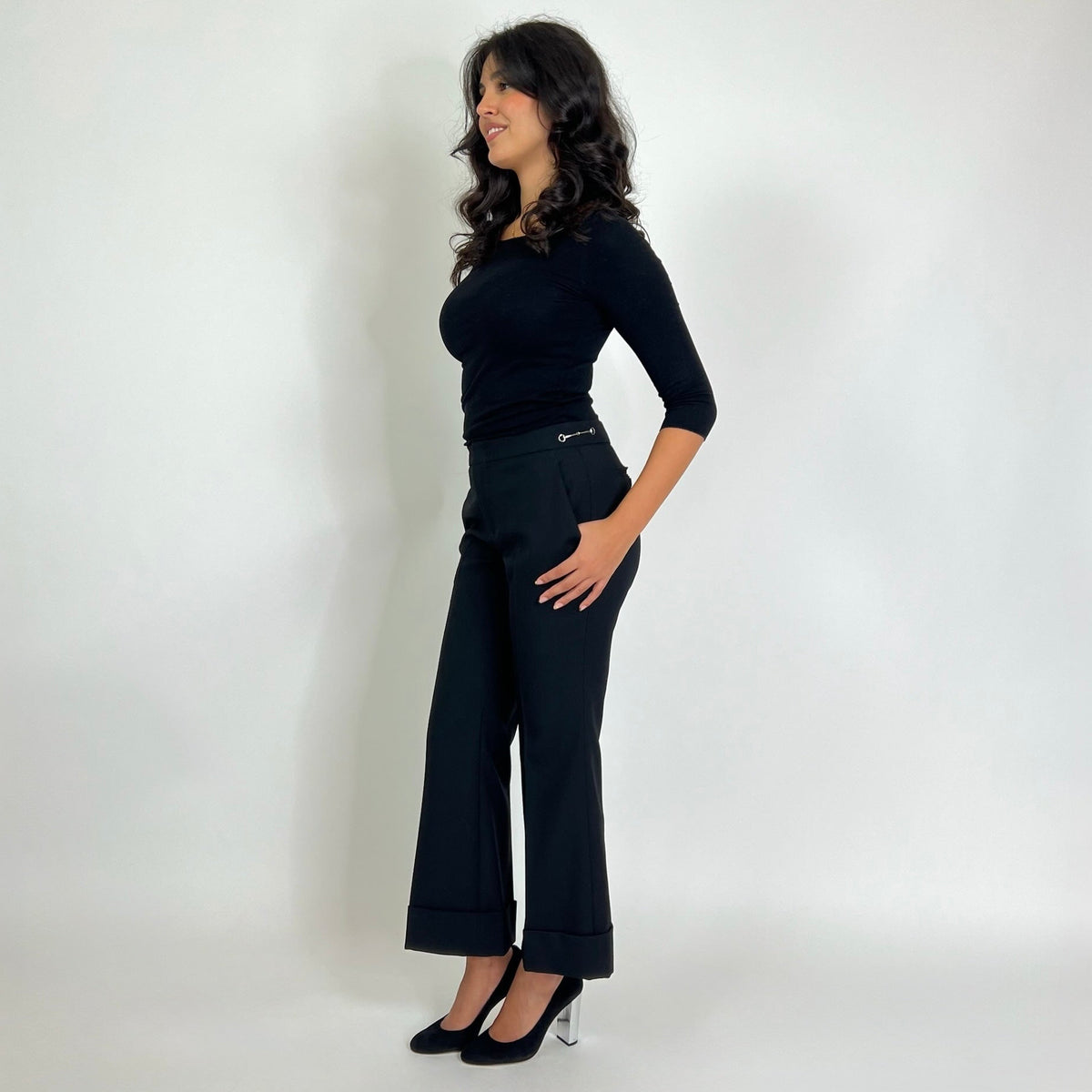 GUCCI Pantalone nero in lana con staffe su punto vita