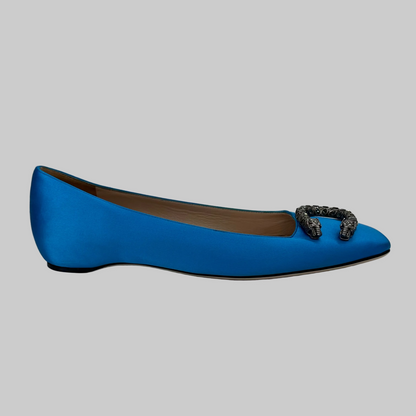 GUCCI Scarpa ballerina "Dionysus" in raso azzurro con fibbia 2 teste drago