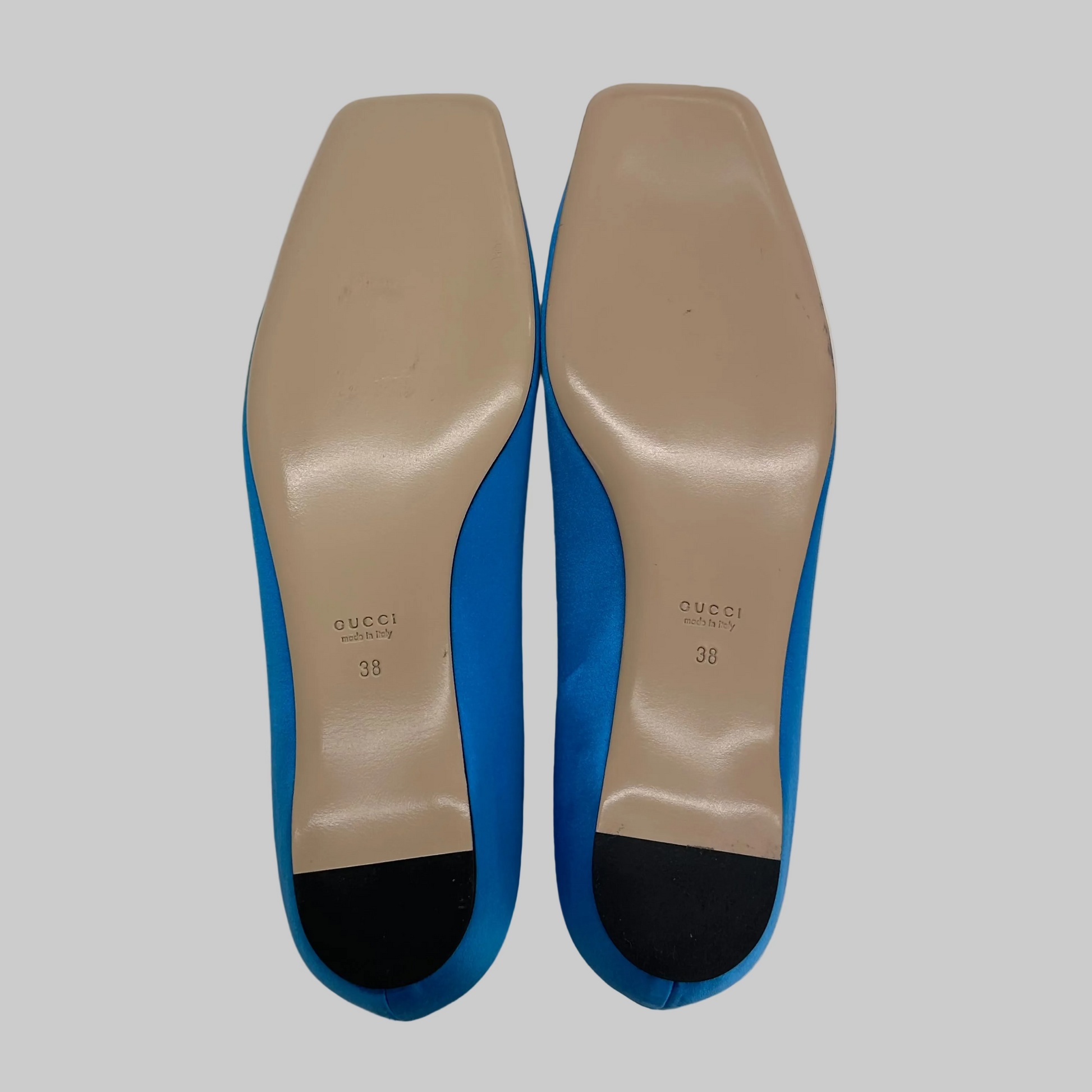 GUCCI Scarpa ballerina "Dionysus" in raso azzurro con fibbia 2 teste drago