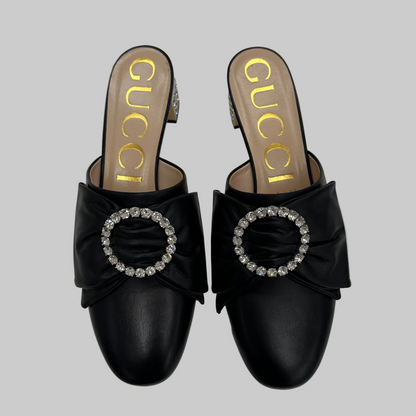 GUCCI Scarpa sabot "Candy Crystal Mule" in pelle nera con fiocco e strass