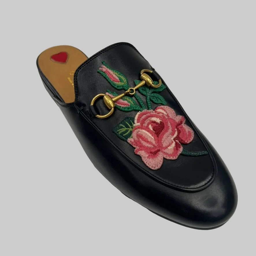 GUCCI Scarpe Slipper Princetown Floral Mules nero con rose rosa