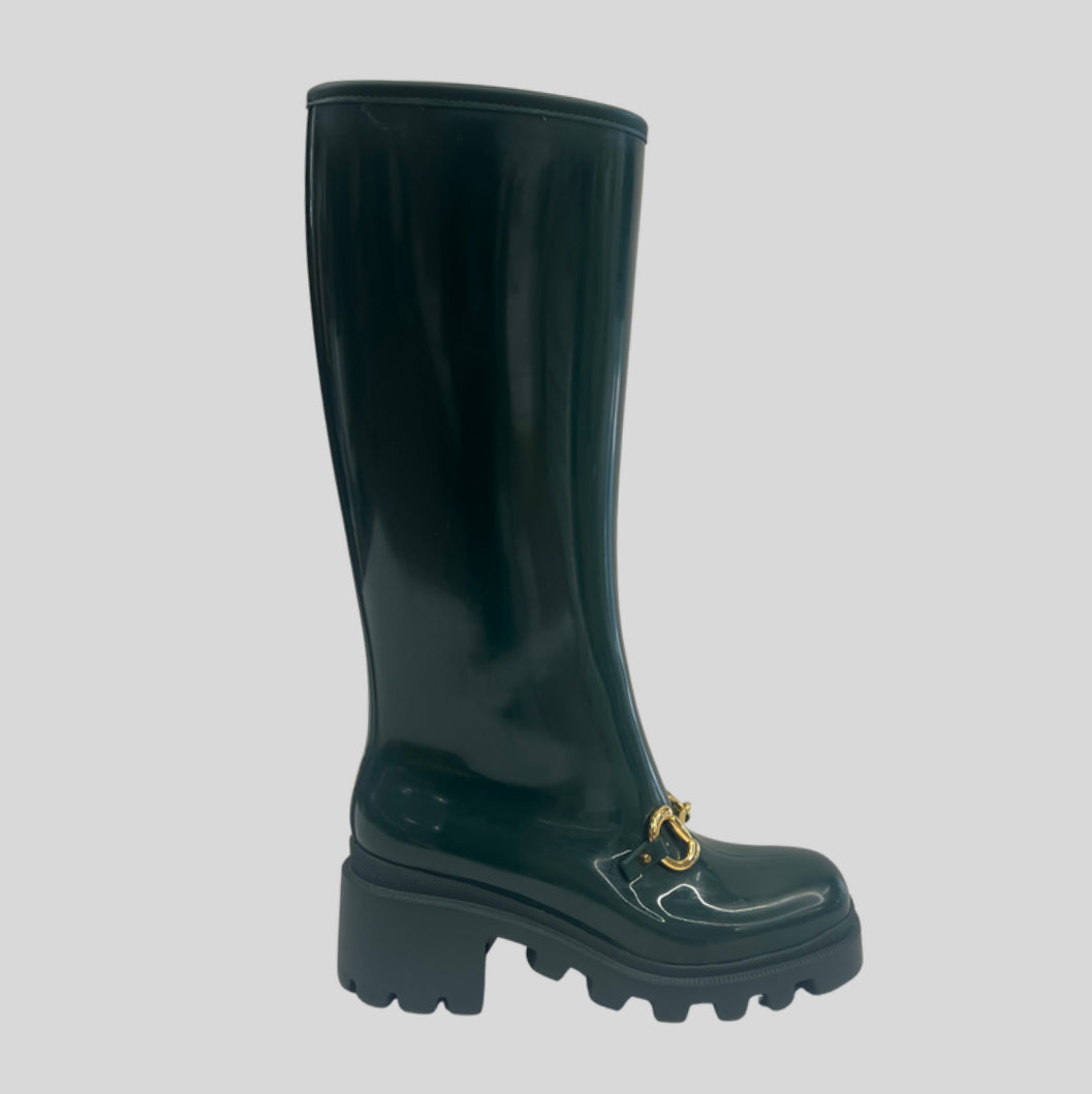 GUCCI Stivali da pioggia verdone con morsetto oro Horsebit