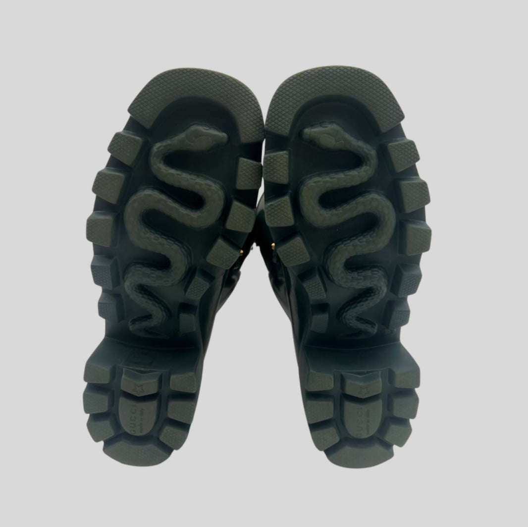 GUCCI Stivali da pioggia verdone con morsetto oro Horsebit