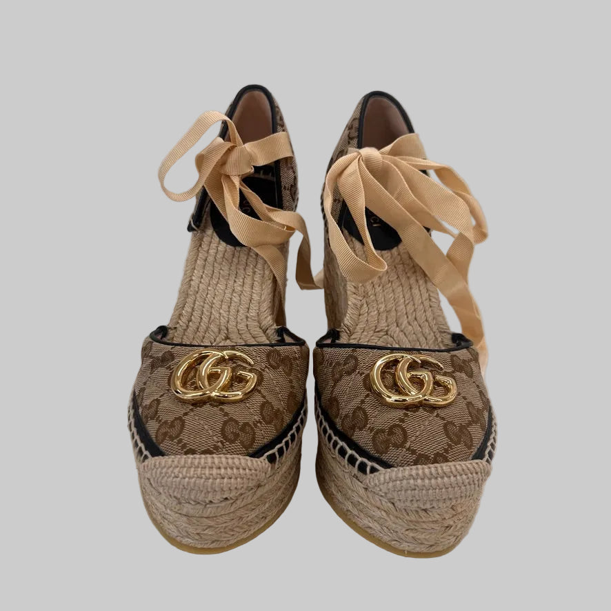GUCCI Zeppa Marmont in tessuto GG beige 