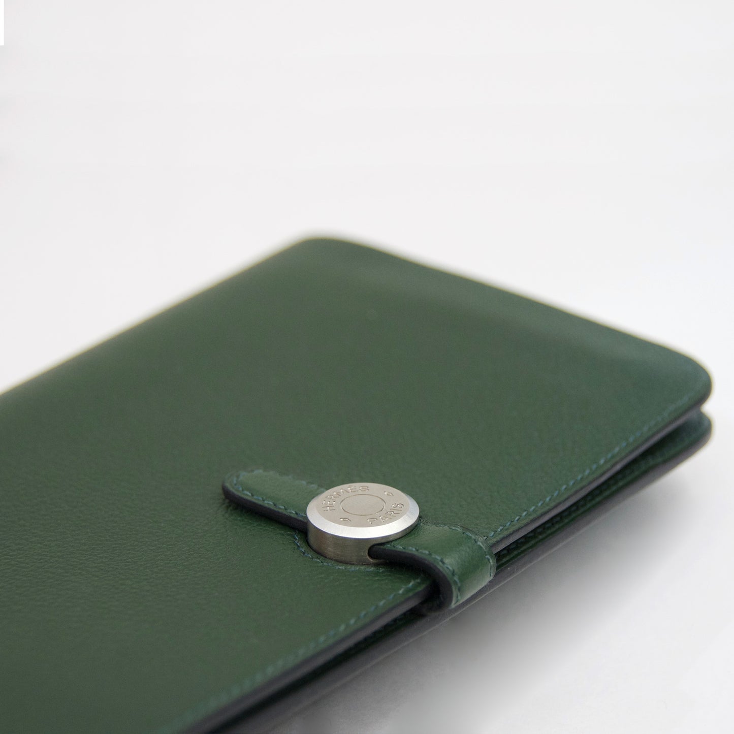 HERMES Portafoglio in pelle verdone "Dogon"