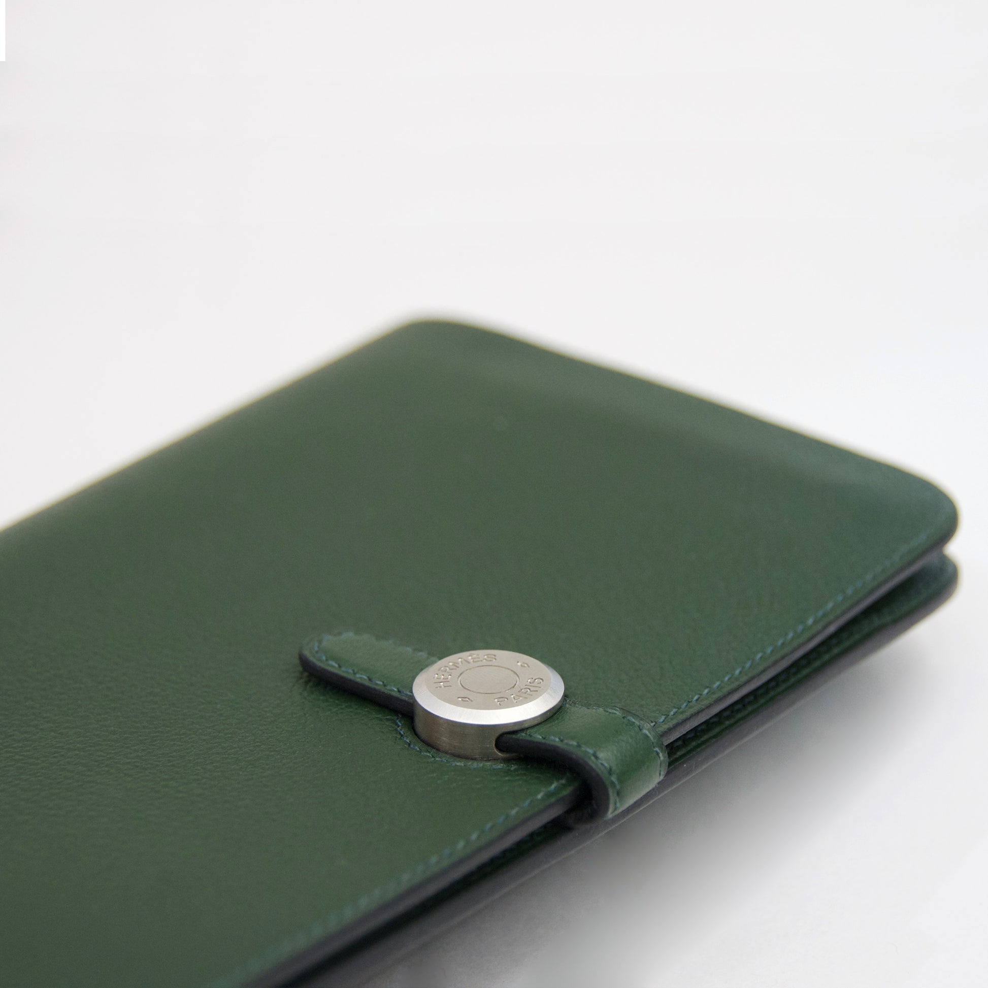 HERMES Portafoglio in pelle verdone "Dogon"