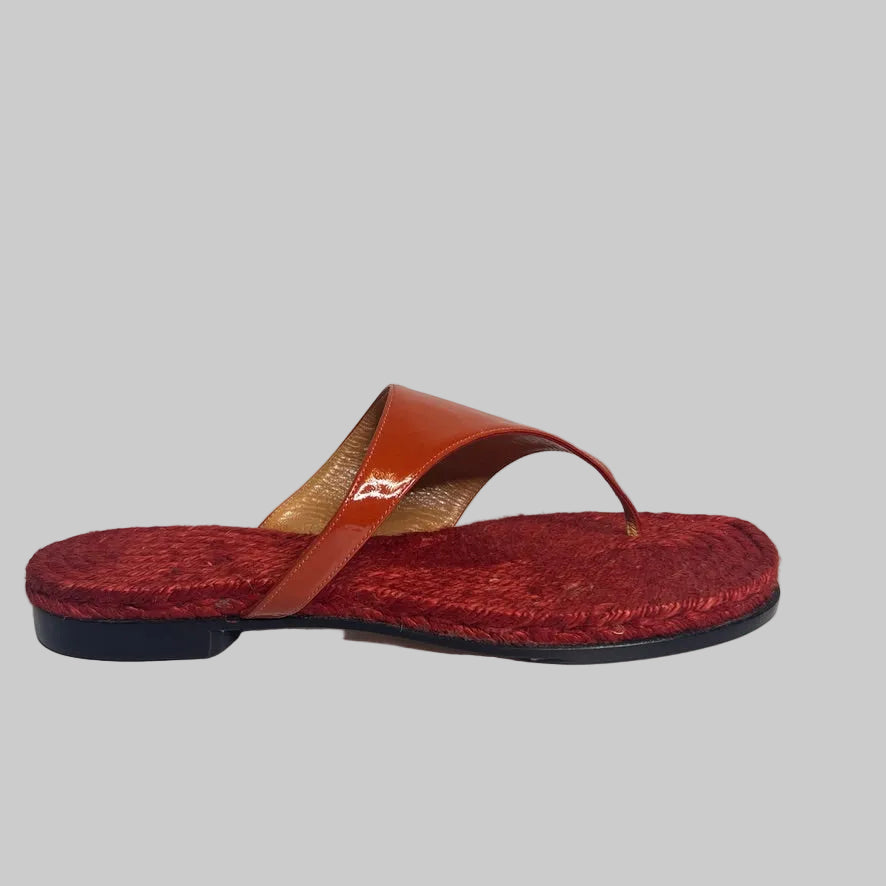HERMES Scarpe infradito in vernice color mattone