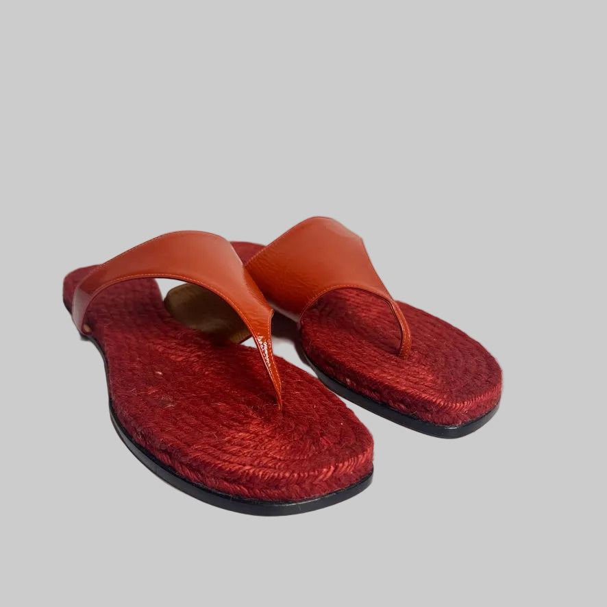 HERMES Scarpe infradito in vernice color mattone