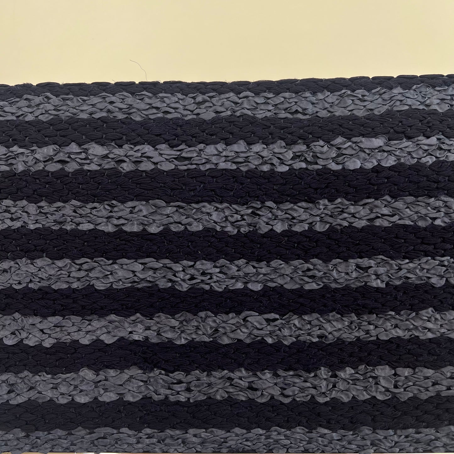 GIORGIO ARMANI Borsa ad uncinetto a righe blu