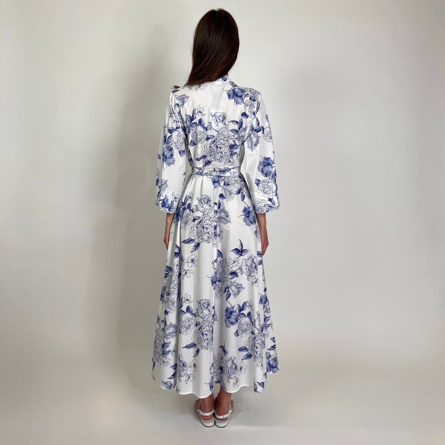 LAVI COUTURE Abito Pupa lungo bianco con stampa  fiori blu