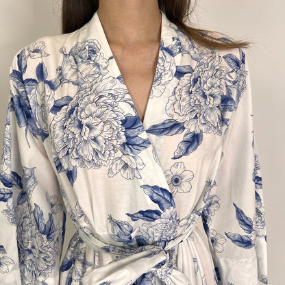 LAVI COUTURE Abito Pupa lungo bianco con stampa  fiori blu