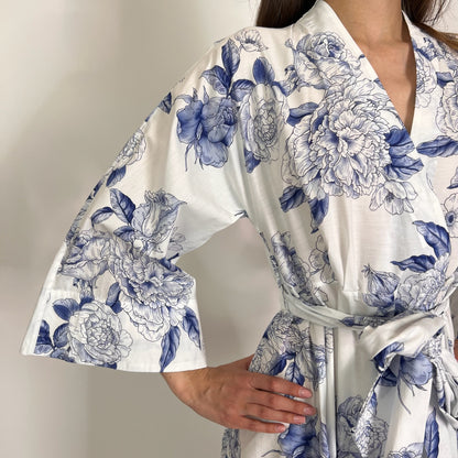 LAVI COUTURE Abito Pupa lungo bianco con stampa  fiori blu