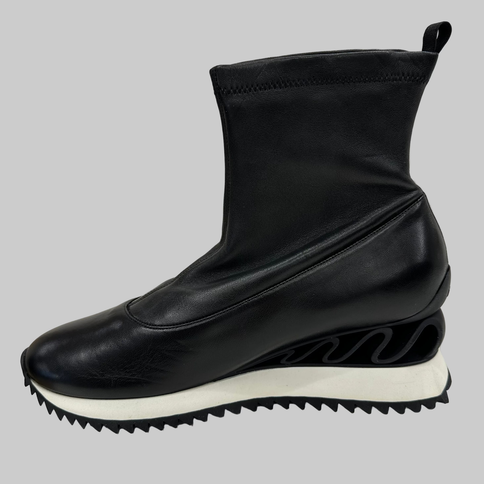 LE SILLA Scarpa stivaletto "Wave" in pelle nappa nera con suola bianca 