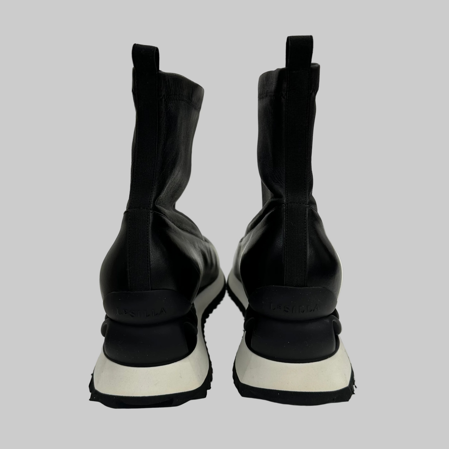 LE SILLA Scarpa stivaletto "Wave" in pelle nappa nera con suola bianca 