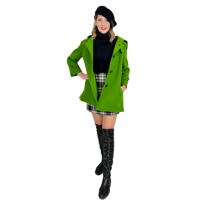 Cappotto verde prato modello Loden e bottoni neri con cappuccio e profili in pelle Merinos.