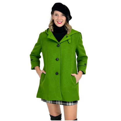 Cappotto verde prato modello Loden e bottoni neri con cappuccio e profili in pelle Merinos.