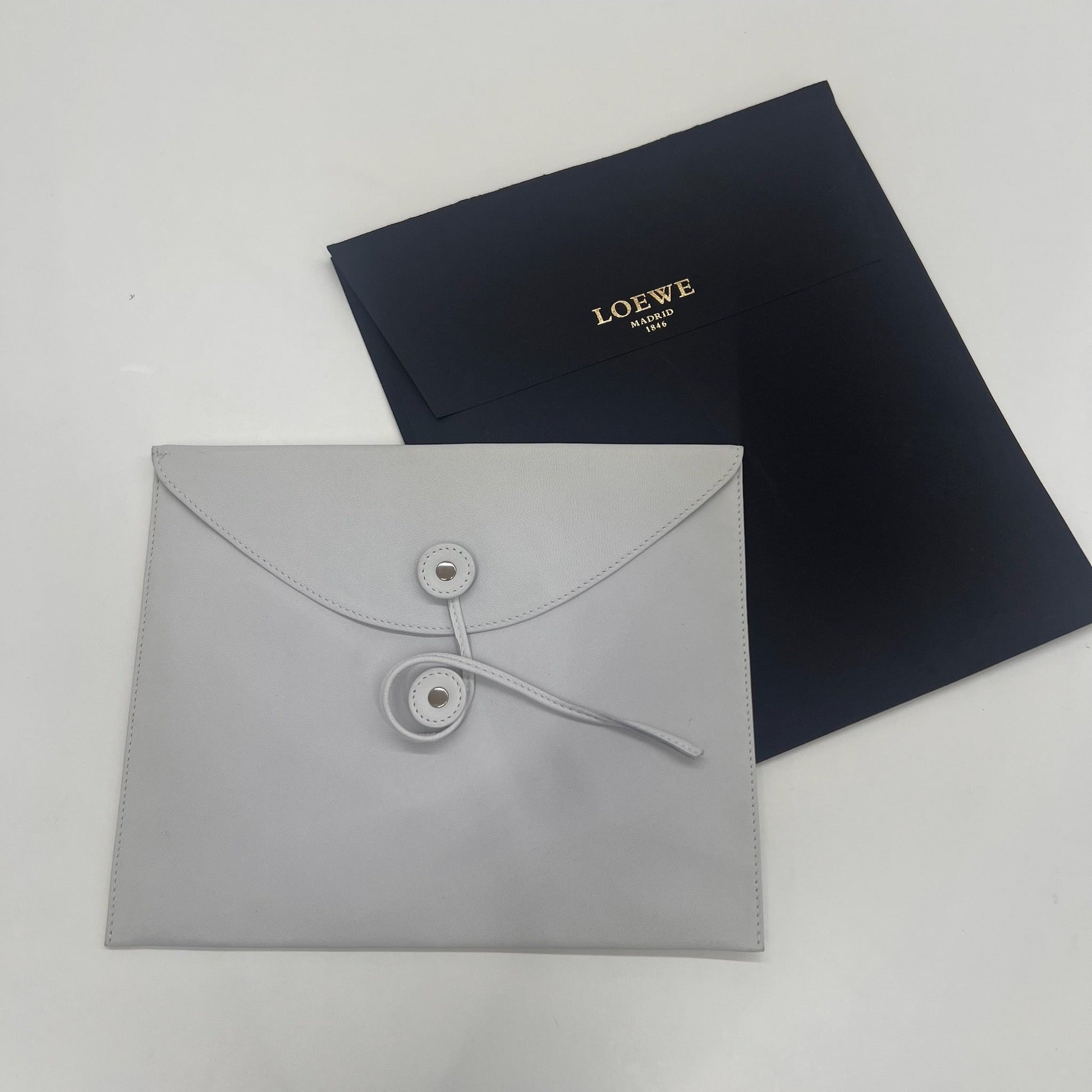LOEWE Busta in pelle nappa bianco