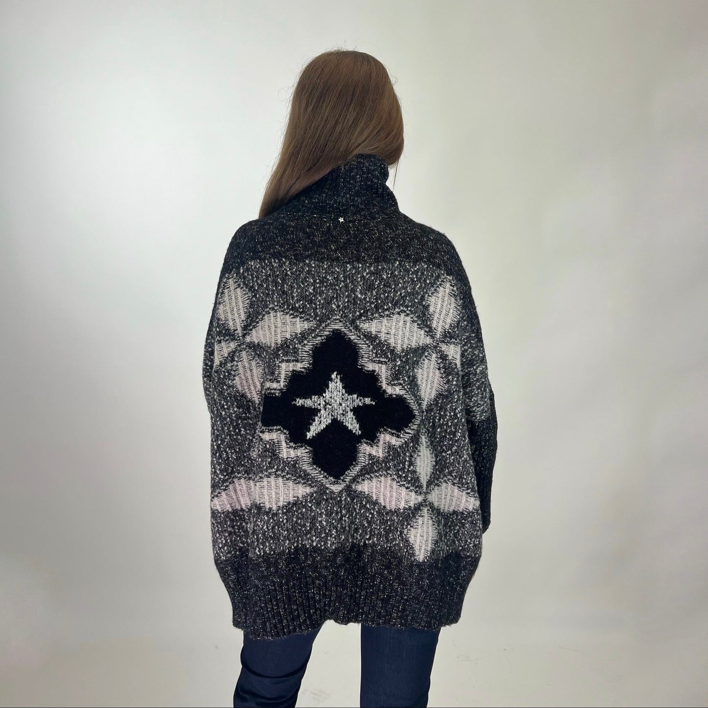 LORENA ANTONIAZZI Maglione over in lana toni nero bianco e grigio