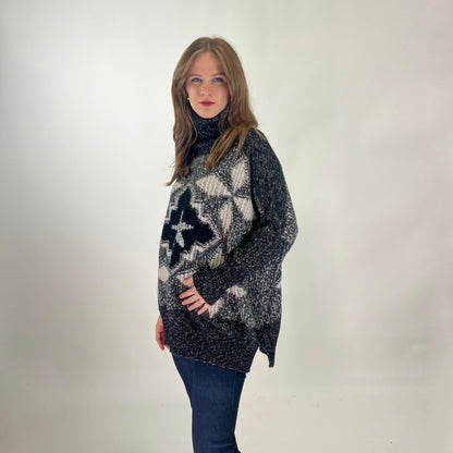 LORENA ANTONIAZZI Maglione over in lana toni nero bianco e grigio