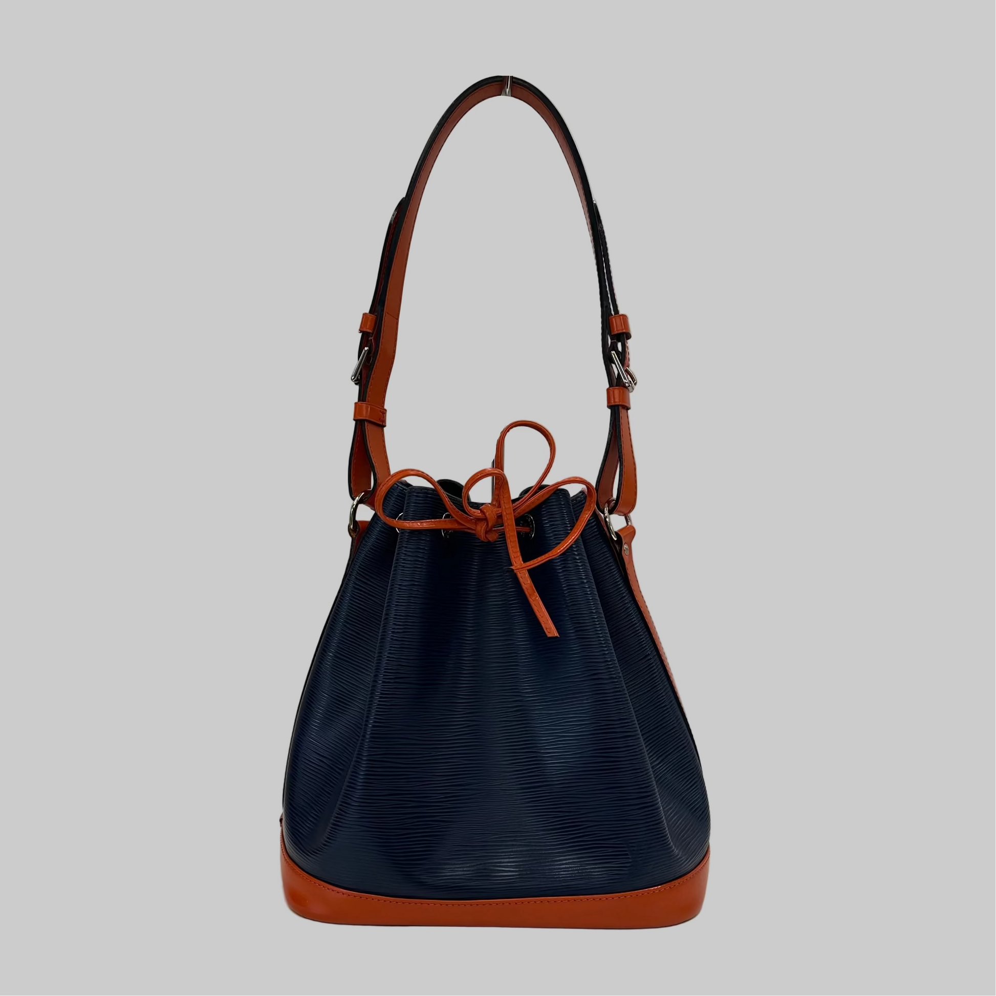 LOUIS VUITTON Borsa "Petit Noe" secchiello in pelle epi verde blu arancione