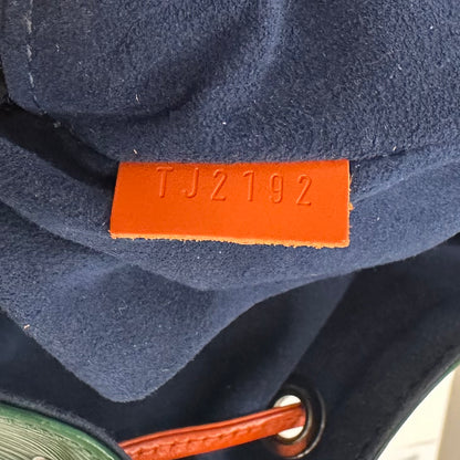 LOUIS VUITTON Borsa "Petit Noe" secchiello in pelle epi verde blu arancione