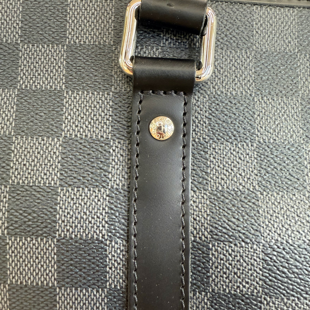 LOUIS VUITTON Borsa "Tadao" in damier graphite 