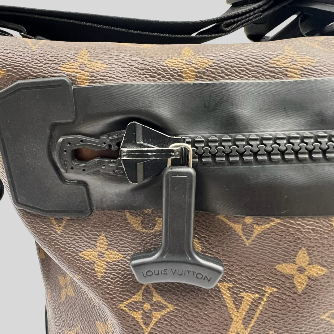 LOUIS VUITTON Borsa monogram Waterprof