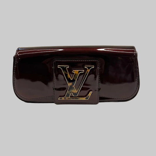 LOUIS VUITTON Borsa pochette in vernice amaranto