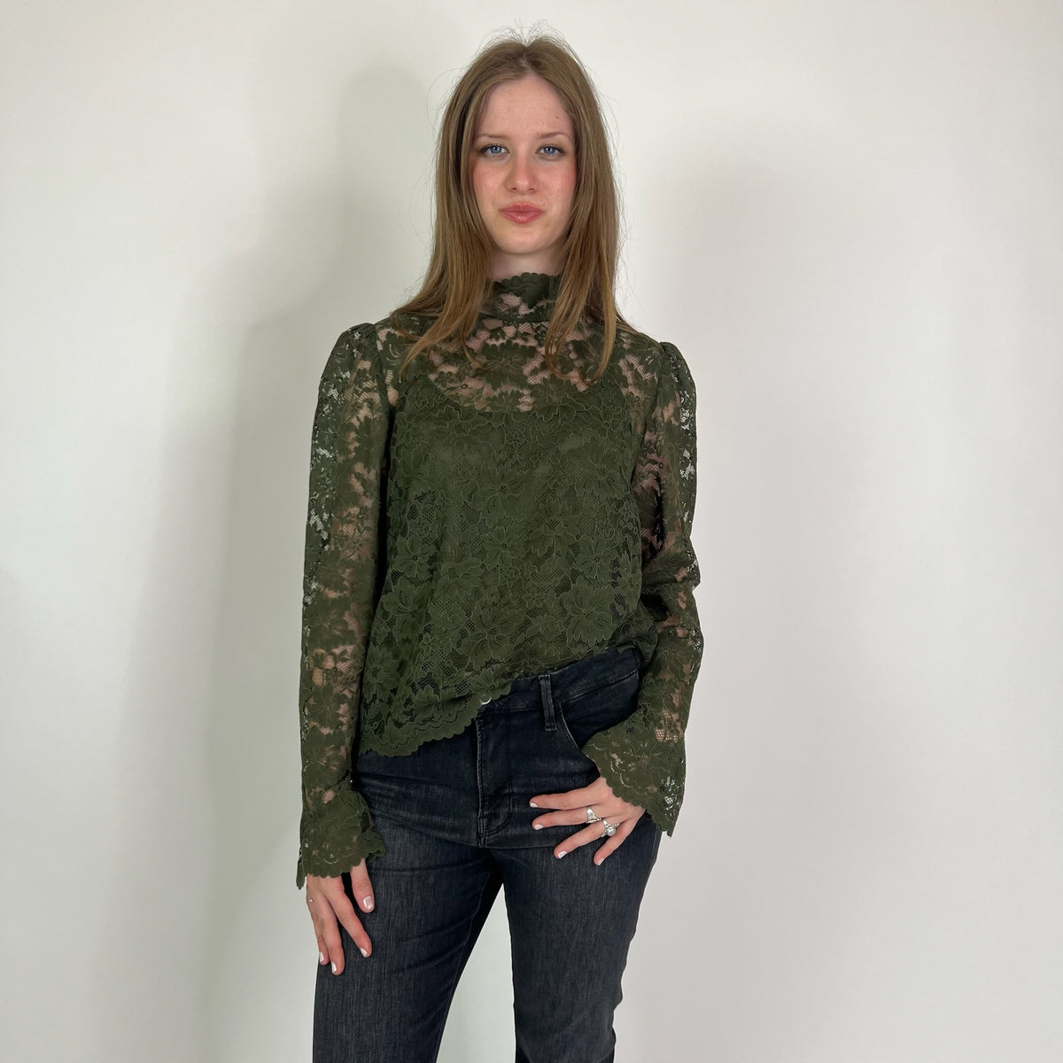 LUISA SPAGNOLI Top maniche lunghe in pizzo macramé verdone