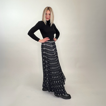 MARCELO BURLON Gonna lunga nera plissettata stampa logo bianca