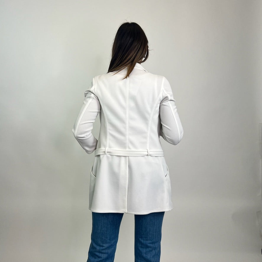 MIU MIU Giacca lunga bianca con cintura