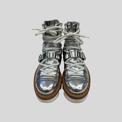 MONCLER Scarpa stivaletto pelle metallizzata argento