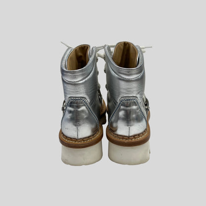 MONCLER Scarpa stivaletto pelle metallizzata argento