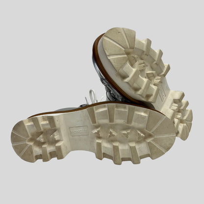 MONCLER Scarpa stivaletto pelle metallizzata argento