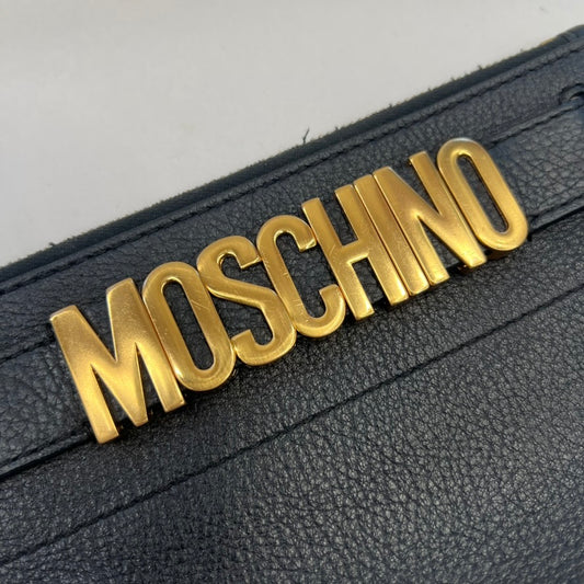 MOSCHINO Pochette nera con logo oro