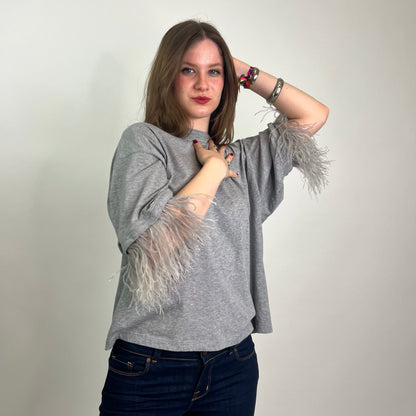 N°21 T-shirt grigia con piume sulle maniche 