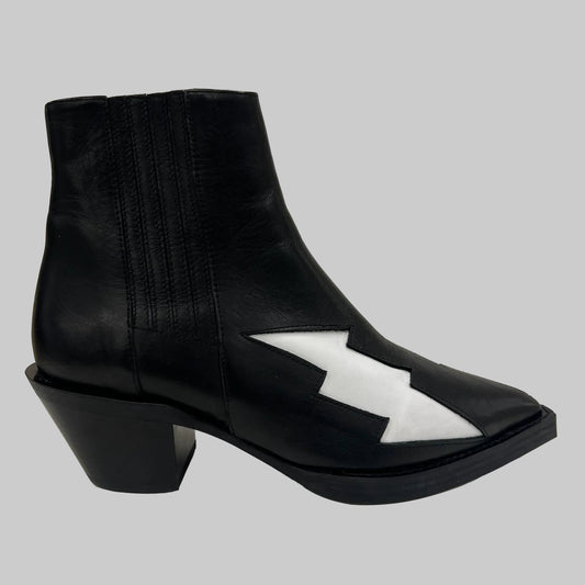 PALLAS Scarpa stivale "Ziggy" basso a punta in pelle nera con fulmine color bianco