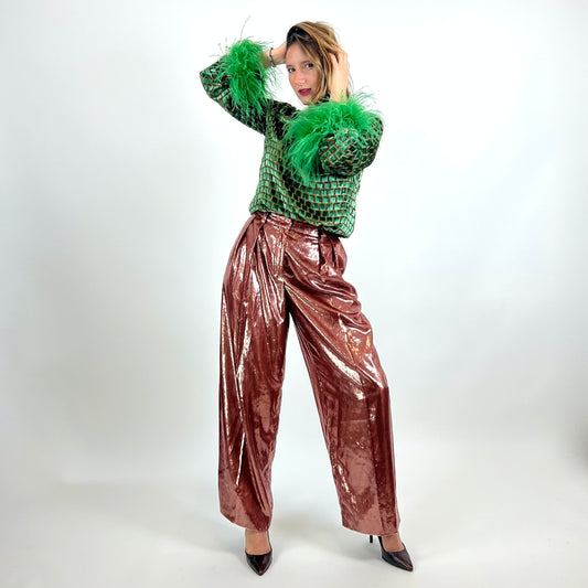 PAROSH Casacca in velluto verde con piume - 12STOREEZ Pantoloni a palazzo oro rosa