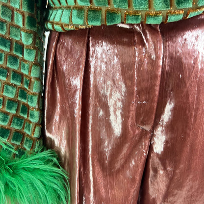 PAROSH Casacca in velluto verde con piume - 12STOREEZ Pantoloni a palazzo oro rosa