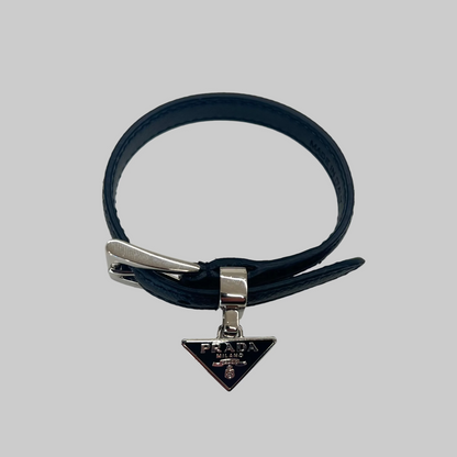 PRADA Bracciale sottile in pelle saffiano nero