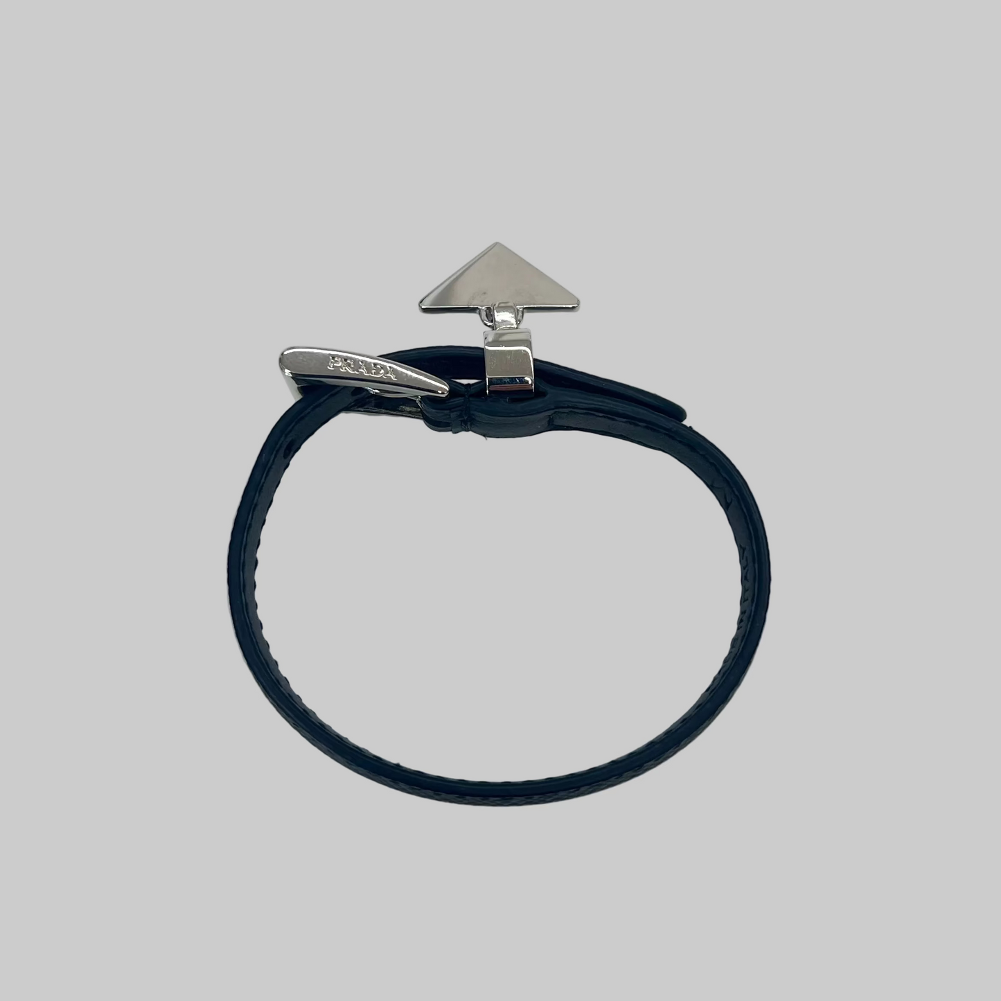 PRADA Bracciale sottile in pelle saffiano nero
